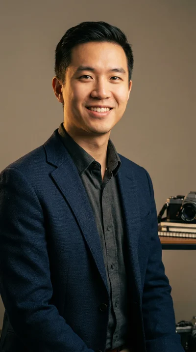 51短视频首席影评人陈逸飞个人照片